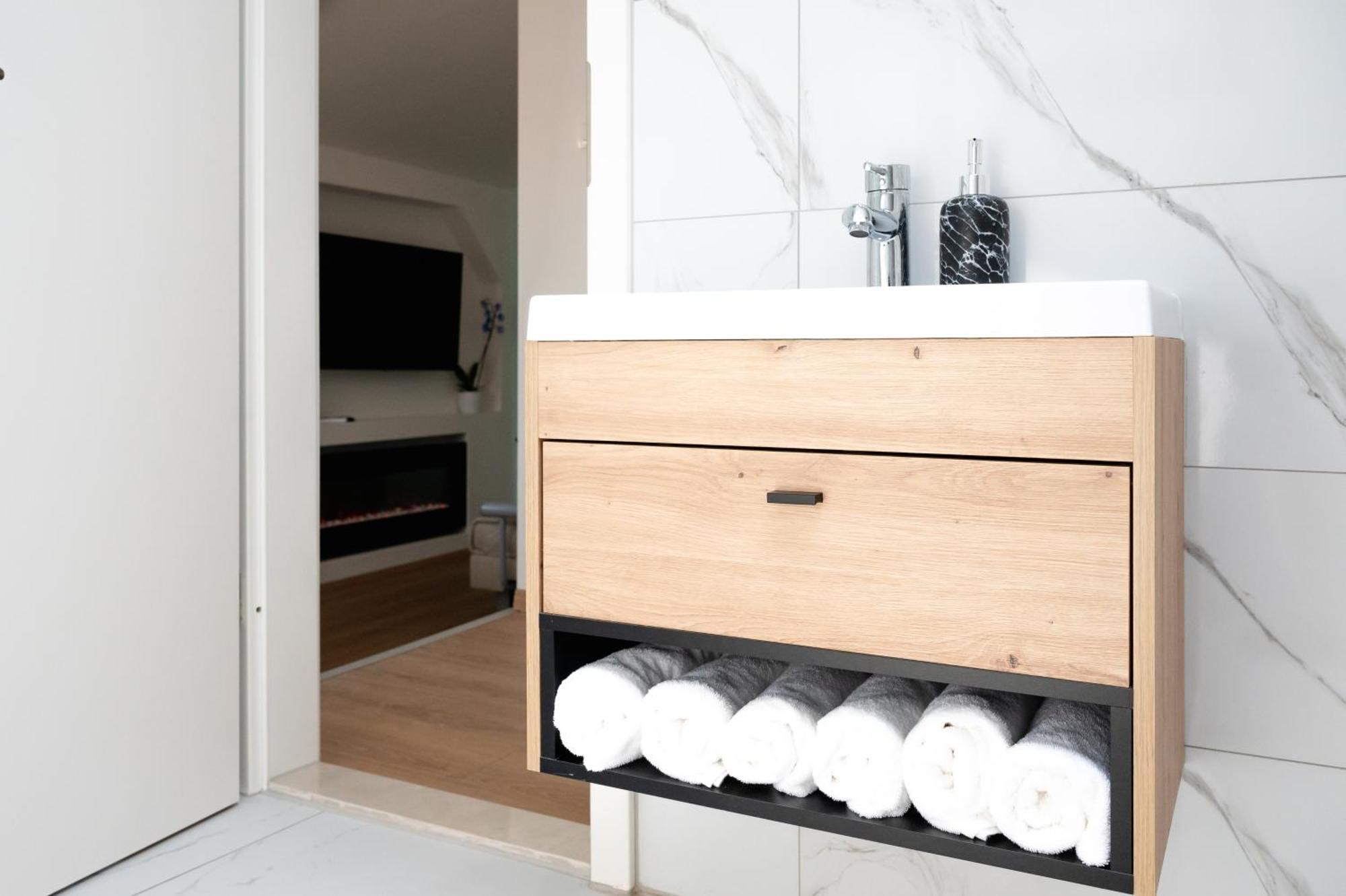 Lev Apartments Изола Номер фото